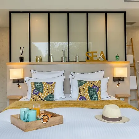 Le Des Iles D'or Отель 4*