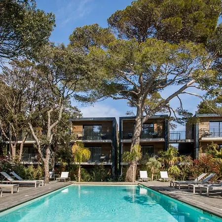 Le Des Iles D'or Hotell 4*