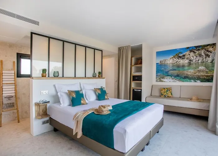 Le Des Iles D'or מלון